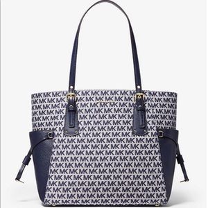 NWT Michael Kors Voyager Logo Tote